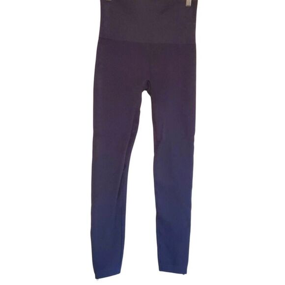 SPANX Look At Me Now seamless legging size large - Picture 3 of 3